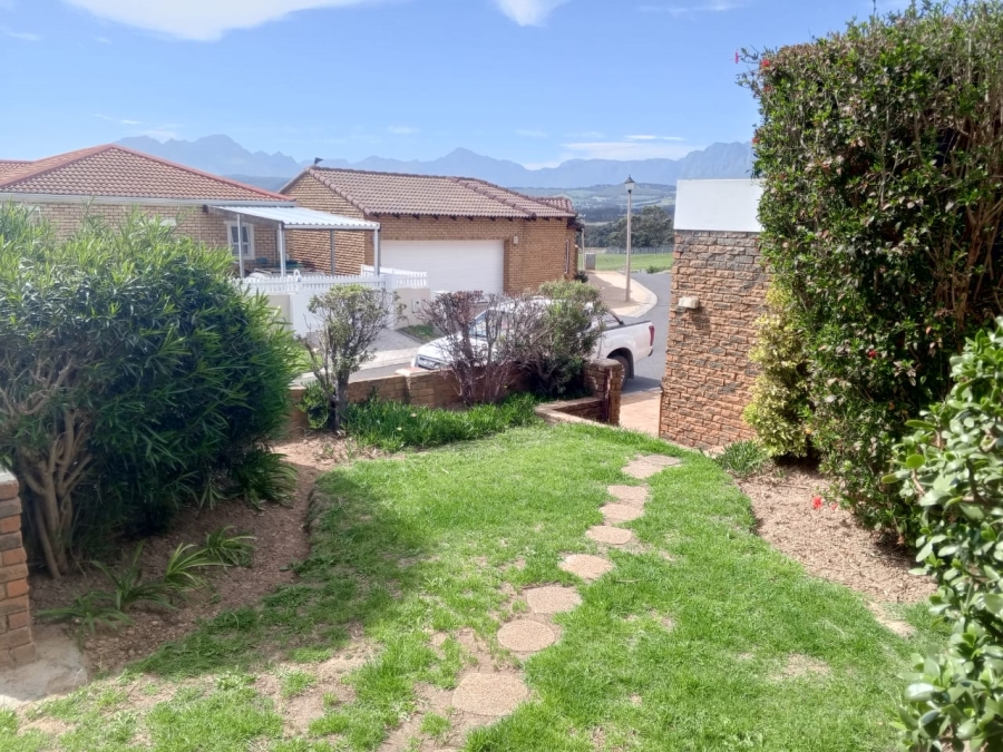 To Let 3 Bedroom Property for Rent in Mountainside Western Cape